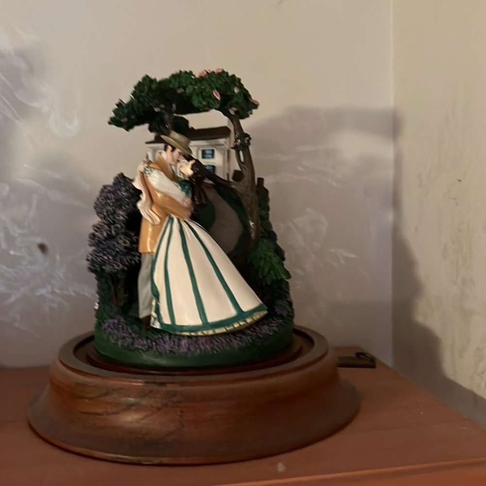 Franklin Mint Glass Globe Musical Box Gone With the Wind